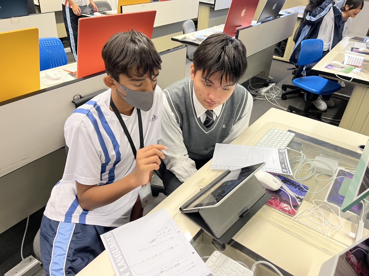 Visiting students from our Japanese sister school