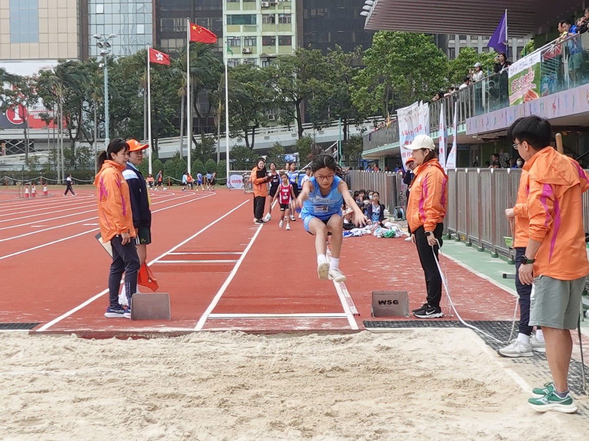 Our Primary Athletics Team receives the Overall Outstanding Award at the  Kowloon West Area Inter-Primary Schools Athletic Competition 2025-2026